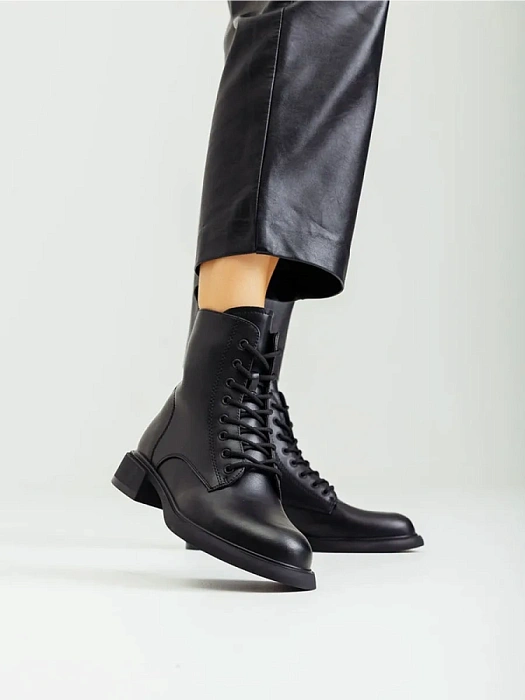 Женские ботинки FEDERICA RODARI черные, артикул 44E-A1183-61Z