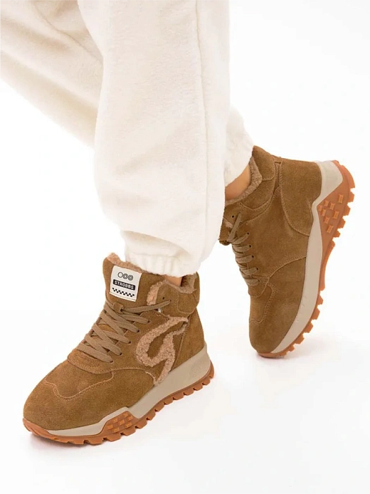 Женские кроссовки STROBBS коричневые, артикул F8479-17
