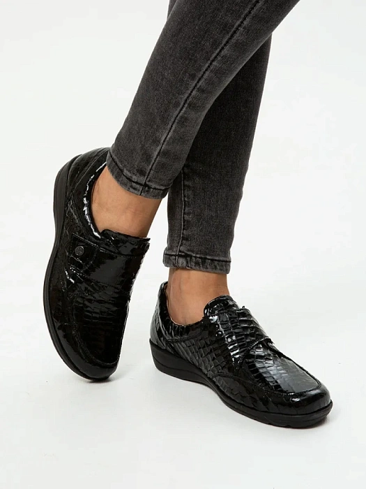 Женские туфли basic CAPRICE черные, артикул 9-24656-43-014