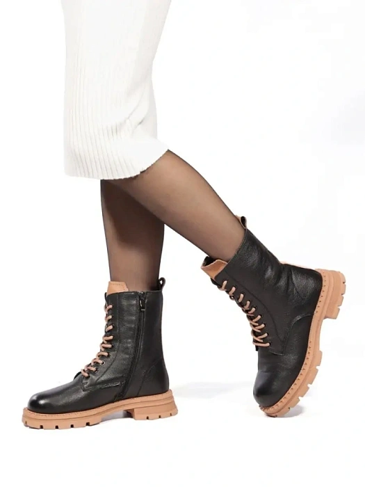 Женские берцы Donna Daniella  черные, артикул 22W10-26-101Z