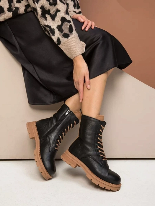 Женские берцы Donna Daniella  черные, артикул 22W10-26-101Z