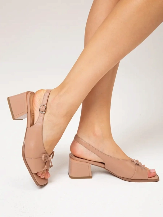 Женские босоножки  FEDERICA RODARI бежевые, артикул 17E-H998-L1470-3Y