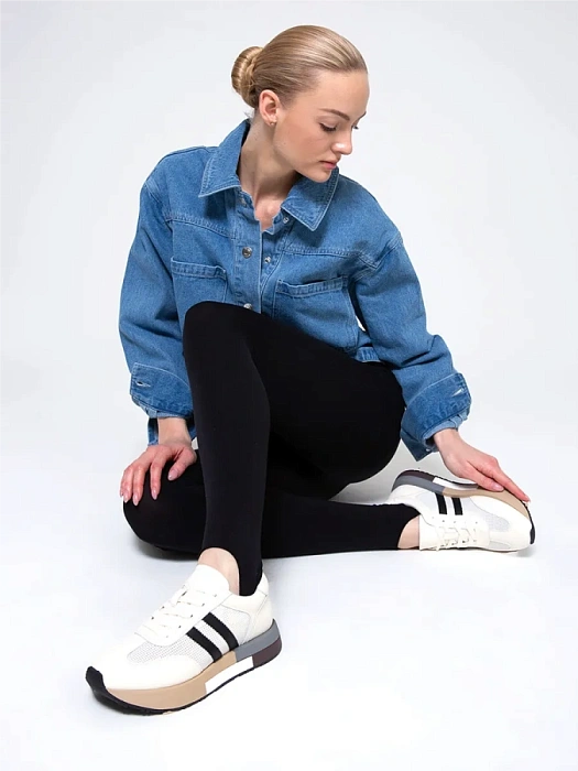 Женские кроссовки FEDERICA RODARI белые, артикул 42E-J401-1A