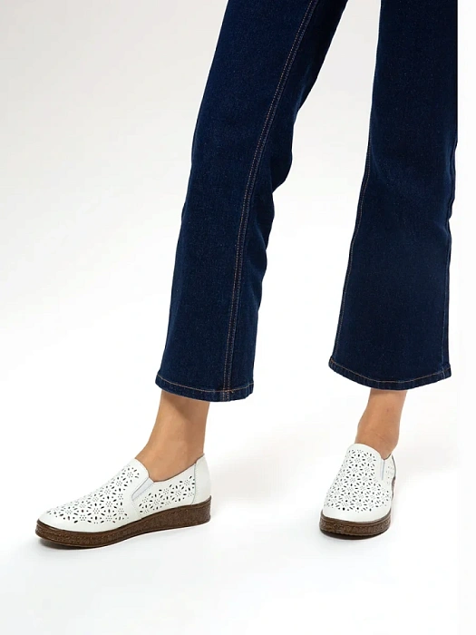 Женские туфли basic Donna Daniella  бежевые, артикул 52E-LQ6107-030