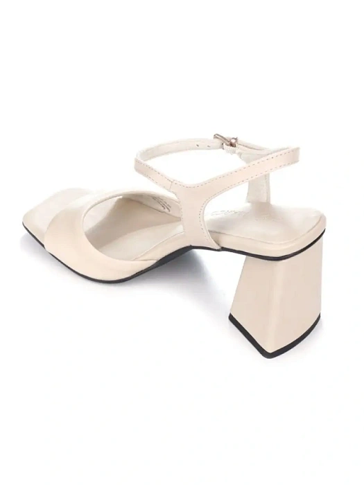 Женские босоножки  MARCO TOZZI бежевые, артикул 2-2-28021-20-403