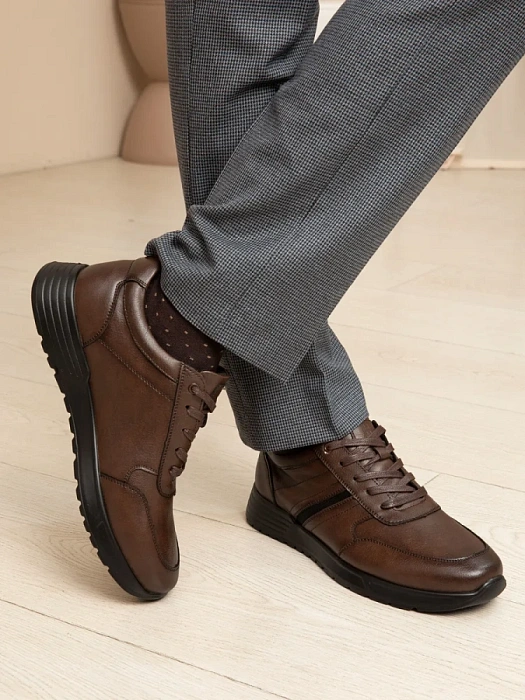 Мужские кроссовки BRUNO RENZONI  коричневые, артикул DSHD-DM001B