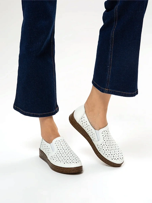 Женские туфли basic Donna Daniella  бежевые, артикул 52E-LQ6107-030