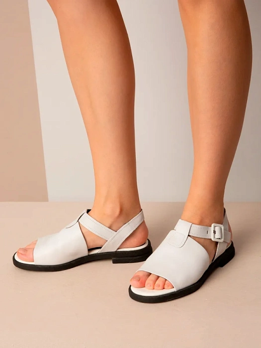 Женские босоножки  MARCO TOZZI белые, артикул 2-28164-42-110