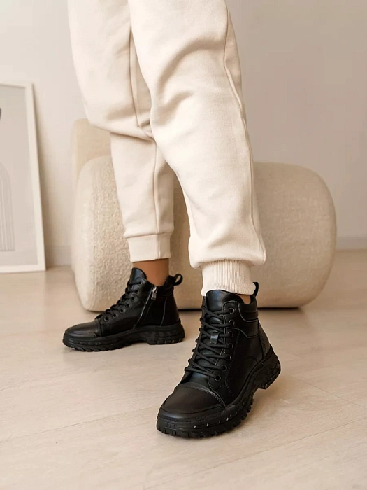 Женские ботинки basic Donna Daniella  черные, артикул JE329-010