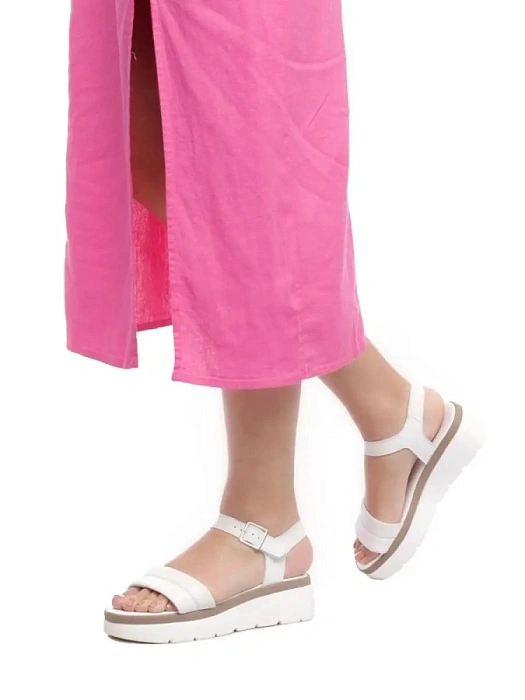 Женские босоножки  MARCO TOZZI белые, артикул 2-2-28780-20-100