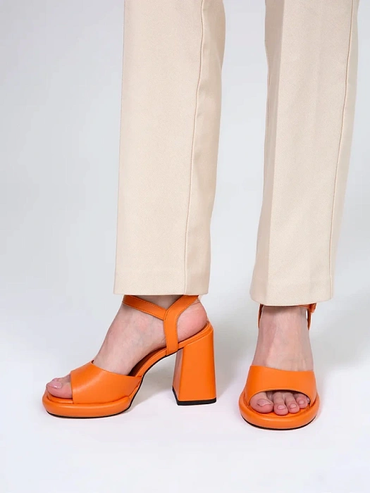 Женские босоножки  SOFIA-ALEXANDRA оранжевые, артикул MYS24-BCLM3-035B