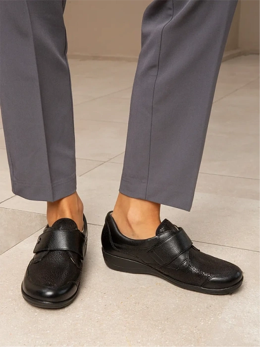 Женские туфли CAPRICE черные, артикул 9-24655-43-019