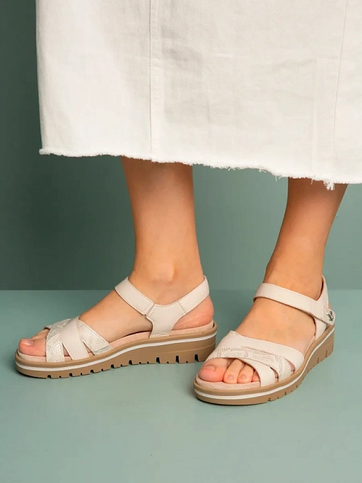 Женские босоножки  CAPRICE бежевые, артикул 9-28713-44-199