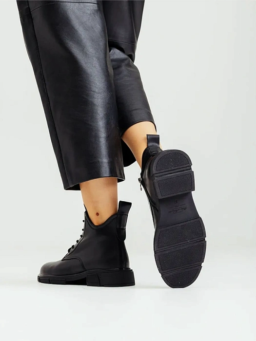 Женские ботинки SOFIA-ALEXANDRA черные, артикул 44E-3219-83Z