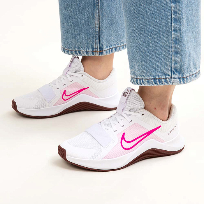 Женские кроссовки Nike белые, артикул DM0824-105