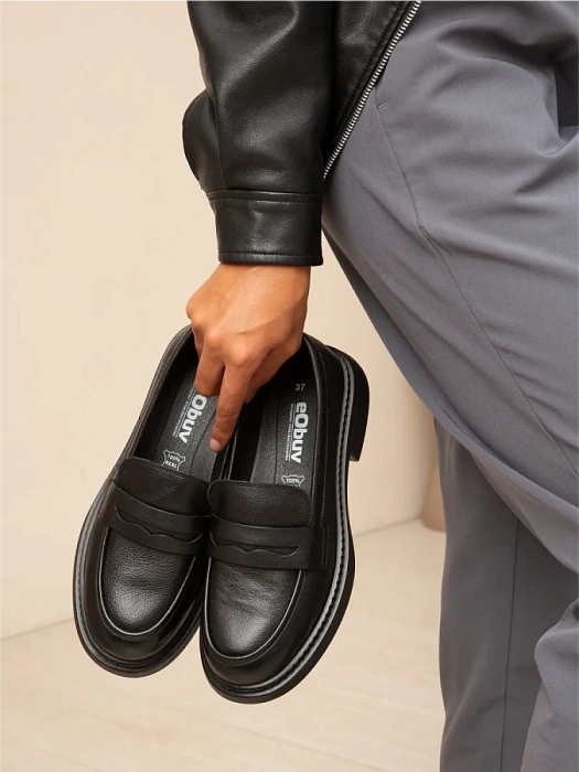 Женские лоферы eObuv черные, артикул 51-TZU3-36-301