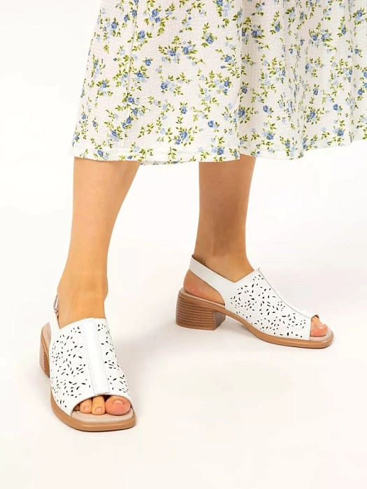 Женские босоножки  eObuv белые, артикул 52E-LQ6104-021.EO