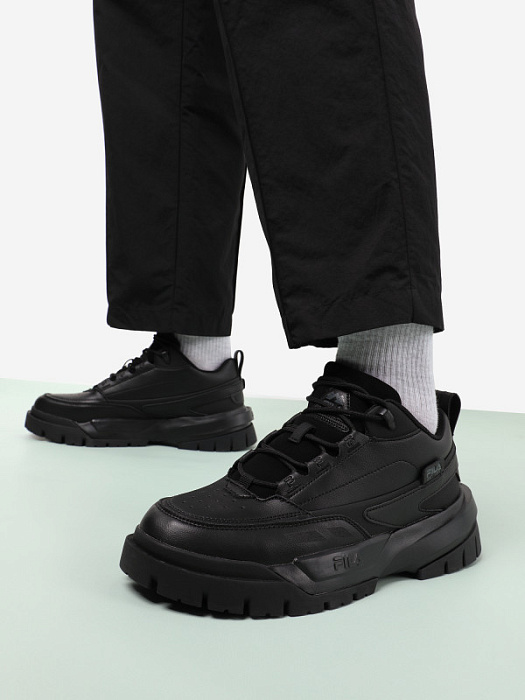Мужские кроссовки FILA черные, артикул 122378-BB