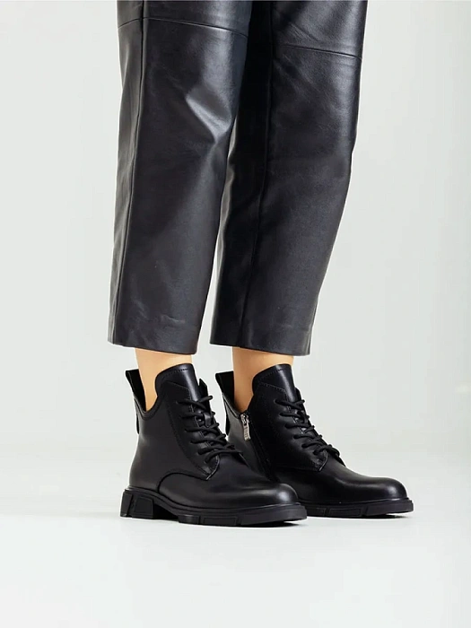 Женские ботинки SOFIA-ALEXANDRA черные, артикул 44E-3219-83Z