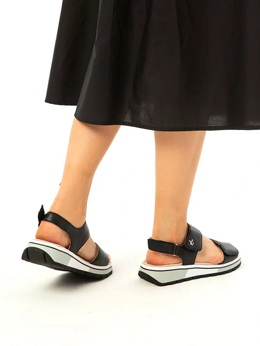 Женские сандалии CAPRICE черные, артикул 9-28705-42-040