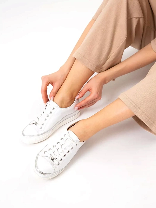 Женские кеды CAPRICE белые, артикул 9-23654-42-197