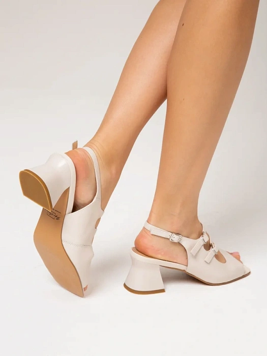 Женские босоножки  SOFIA-ALEXANDRA бежевые, артикул SA20560-WL