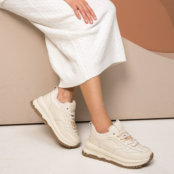 Женские кроссовки Donna Daniella  бежевые, артикул AP022-011