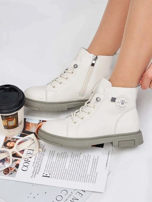 Женские ботинки eObuv белые, артикул AW25-60-5