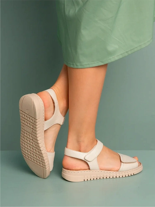 Женские сандалии CAPRICE бежевые, артикул 9-28103-44-119