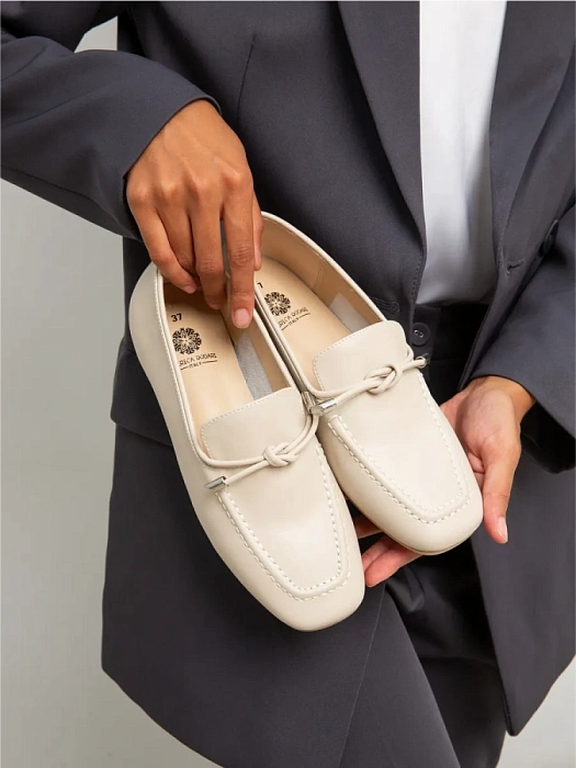 Женские лоферы FEDERICA RODARI бежевые, артикул 43E-S1683-Z37978-2