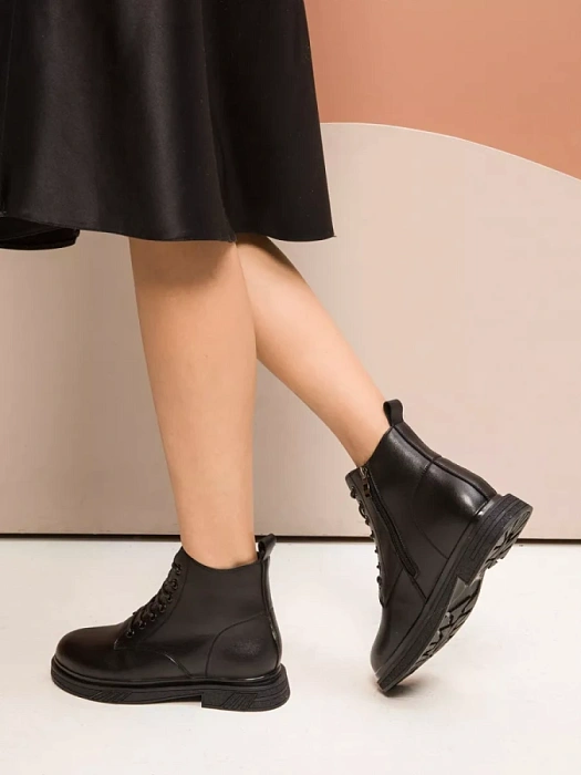 Женские ботинки basic Donna Daniella  черные, артикул DJ003-010