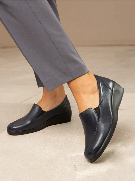 Женские туфли CAPRICE синие, артикул 9-24350-45-856