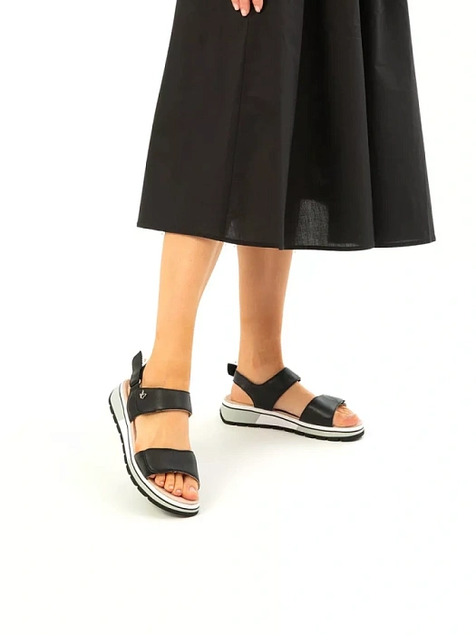 Женские сандалии CAPRICE черные, артикул 9-28705-42-040