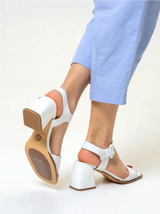 Женские босоножки  FEDERICA RODARI белые, артикул 38E-HF493-6588L2
