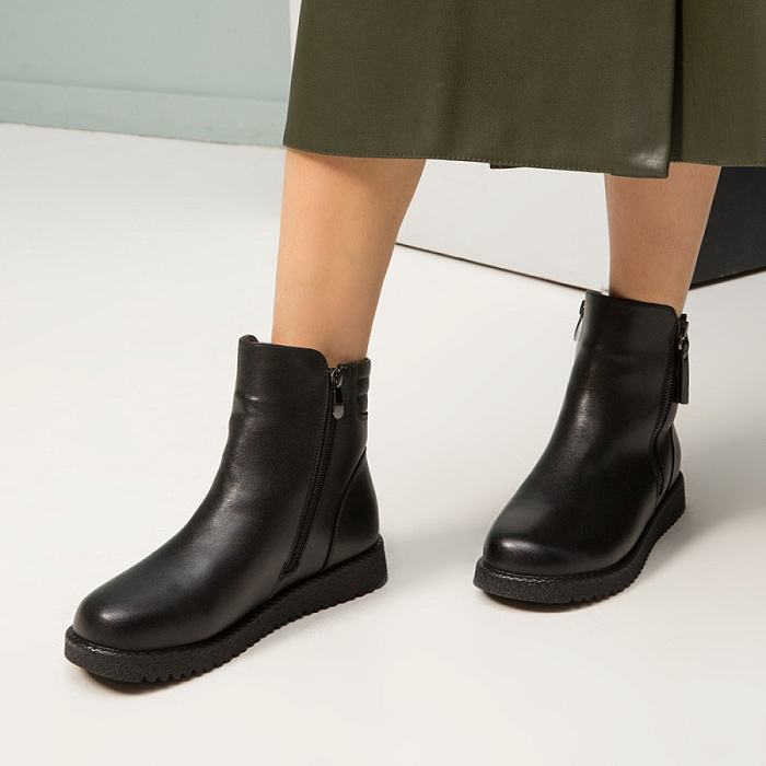 Женские ботинки basic Donna Daniella  черные, артикул RJ001-120