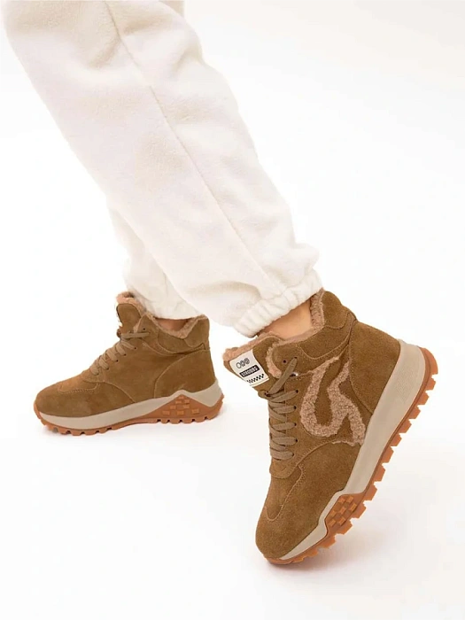 Женские кроссовки STROBBS коричневые, артикул F8479-17