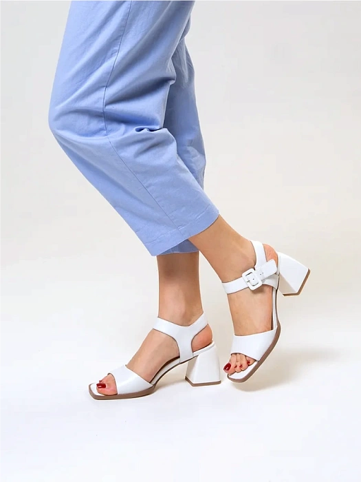 Женские босоножки  FEDERICA RODARI белые, артикул 38E-HF493-6588L2