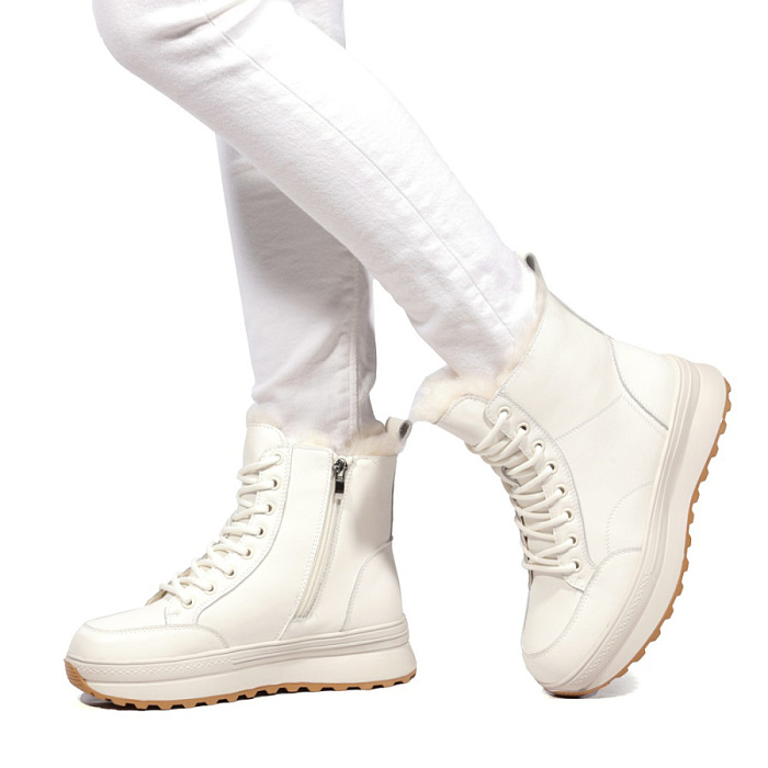 Женские ботинки basic Donna Daniella  белые, артикул 22W12-15-120Z
