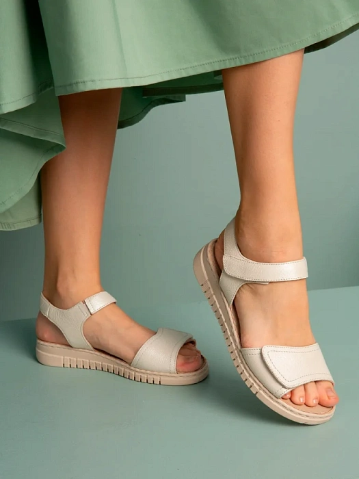 Женские сандалии CAPRICE бежевые, артикул 9-28103-44-119