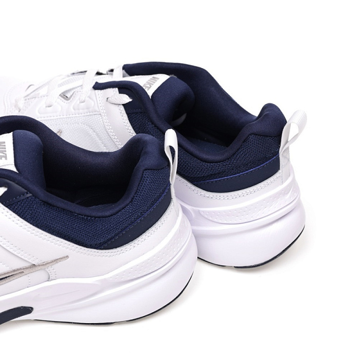 Мужские кроссовки Nike белые, артикул DJ1196-100