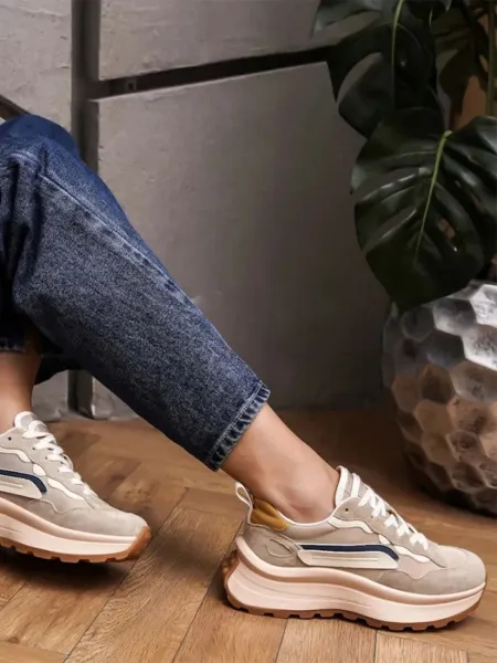 Женские кроссовки STROBBS