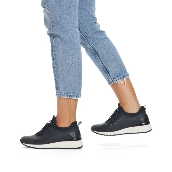 Женские кроссовки REMONTE