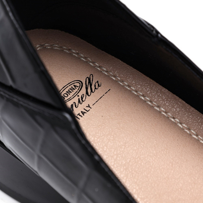 Женские туфли Donna Daniella  черные, артикул 21R9-57-501K1